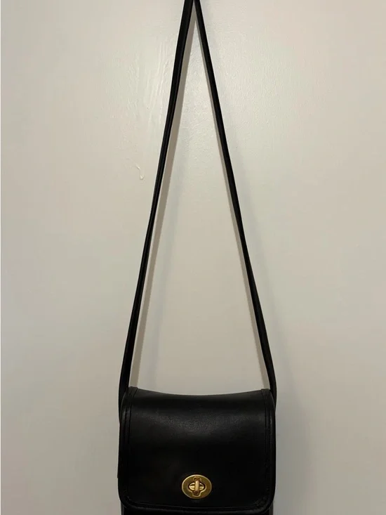 Vintage Coach Scooter Bag (#9893) Black Leather Crossbody with Brass Turn-Lock - Picture 9 of 9